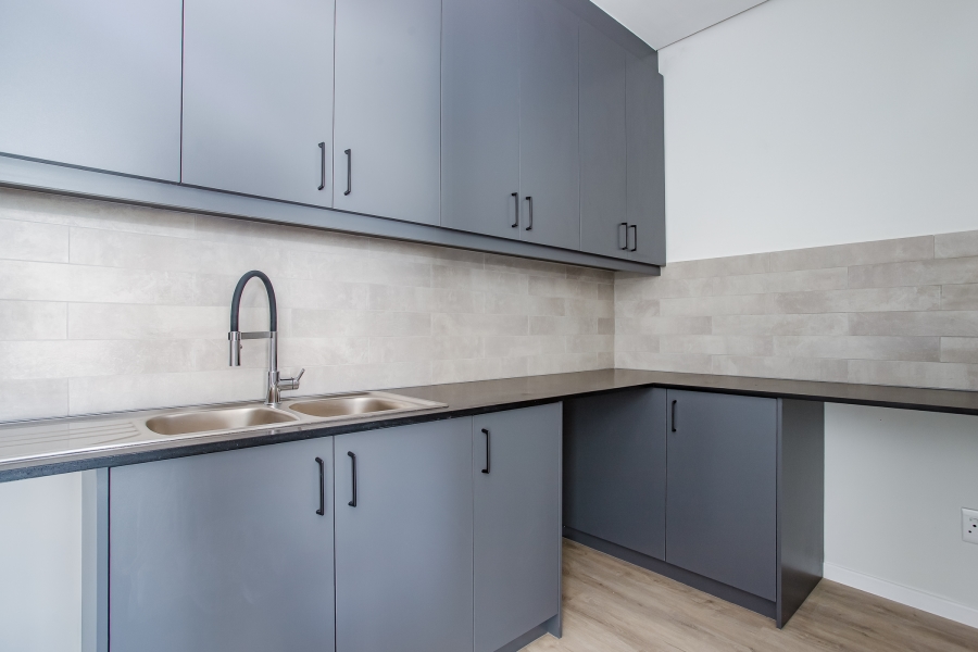 3 Bedroom Property for Sale in Honeydew Country Estate Western Cape